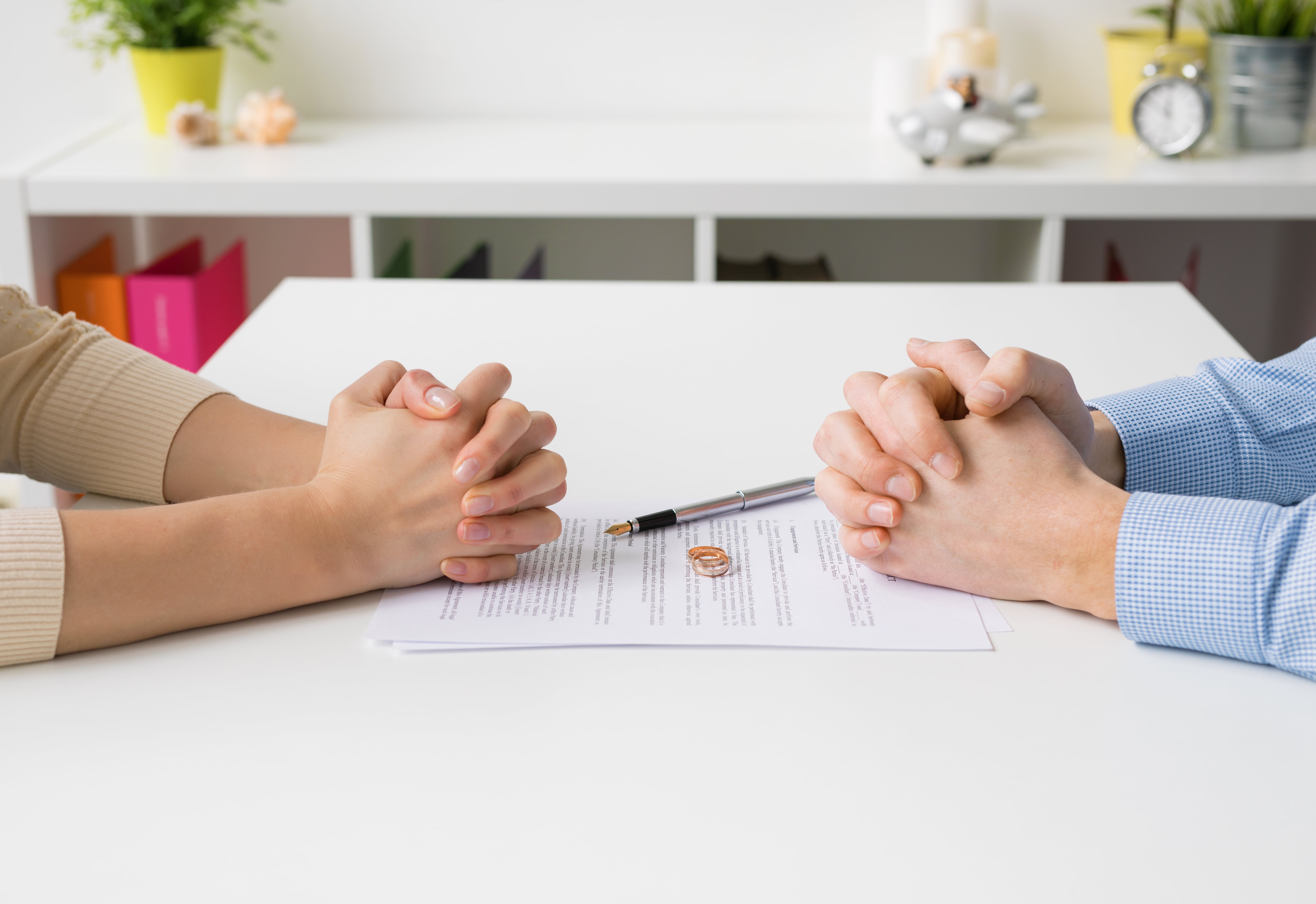 couple in divorce mediation session